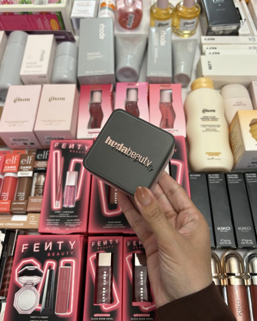 پودر ایزی بیک Huda Beauty