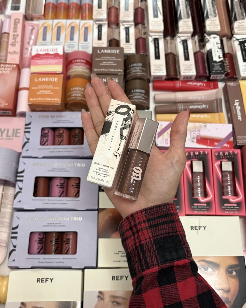 لیپ گلاس Fenty Beauty مدل Oil