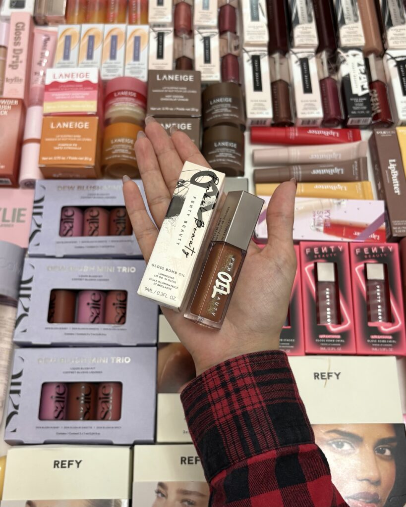 لیپ گلاس Fenty Beauty مدل Oil